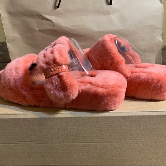 UGG Women's Fuzz Yeah Slippers - Picture 8 of 11